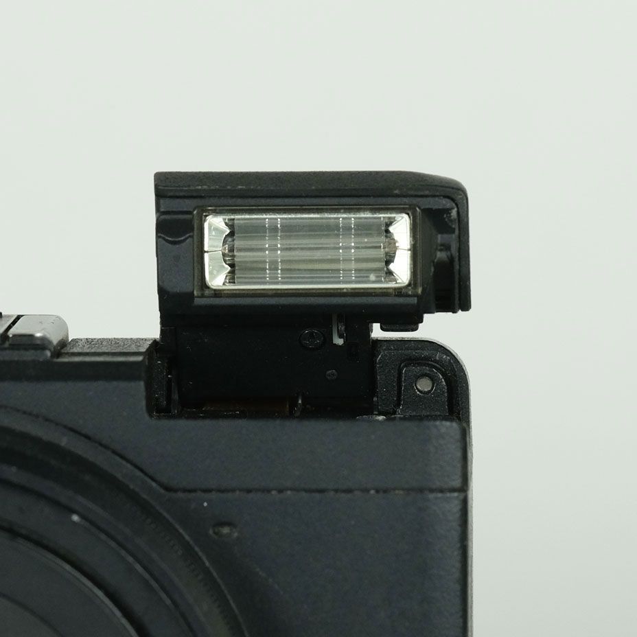 | コンパクトデジタルカメラ