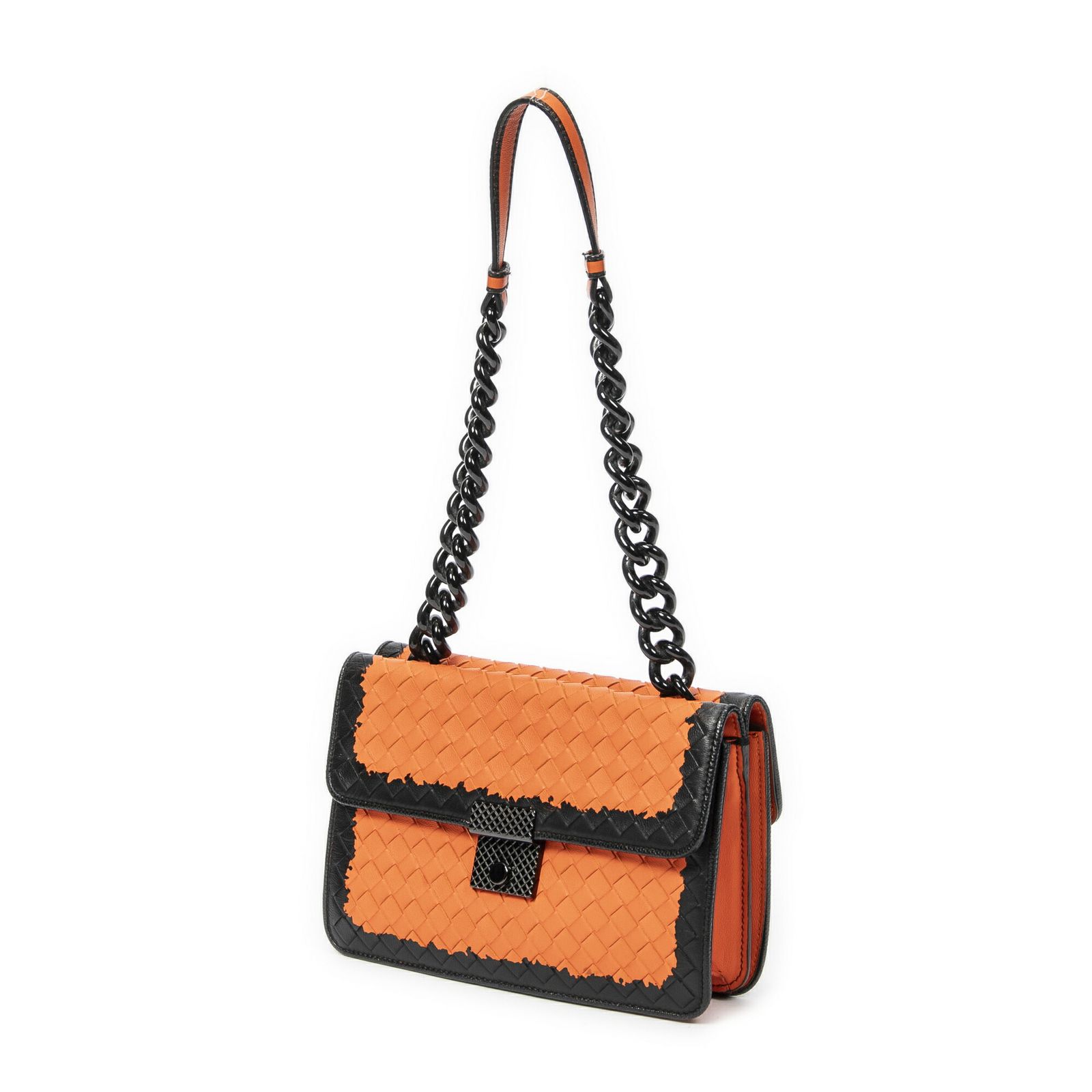 BOTTEGA VENETA ボッテガヴェネタフラップショルダーバッグオレンジ ブラックイントレチャートレザーA