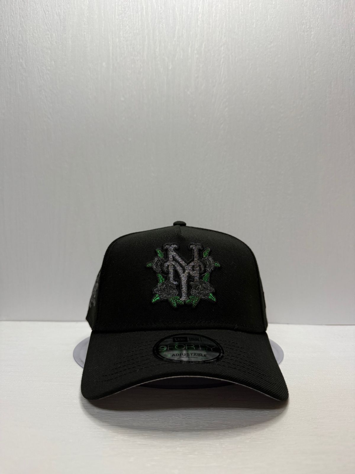 Newera ニューヨークメッツ ローズ刺繍 EST.1962 9 forty A-FRAME スナップバックキャップ ブラック