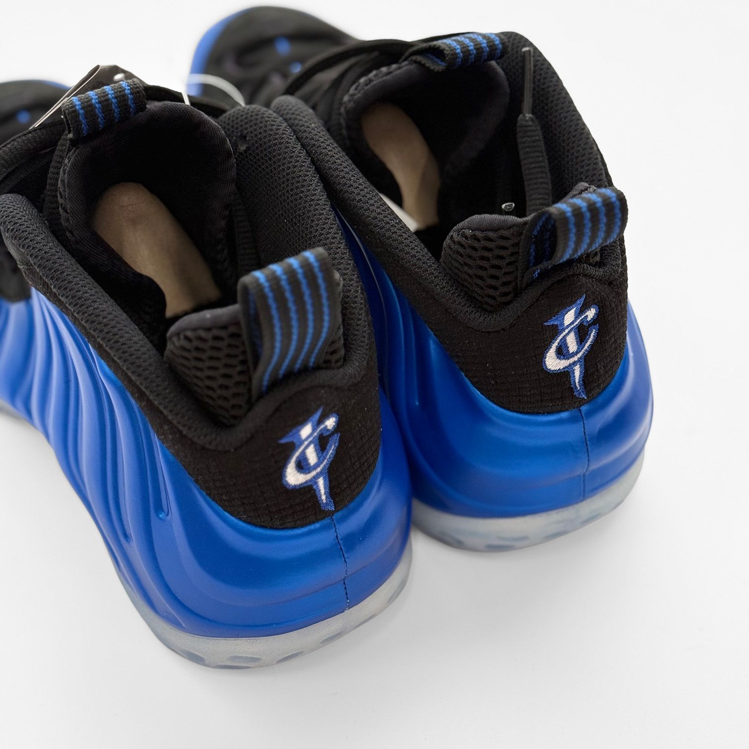 未使用品 NIKE (ナイキ) エア フォームポジット ワン スニーカー