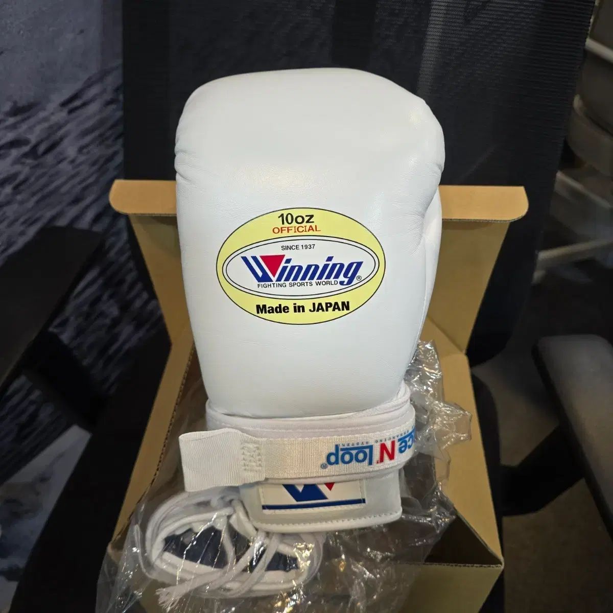 ウィニング ボクシング グローブ 10 oz 白