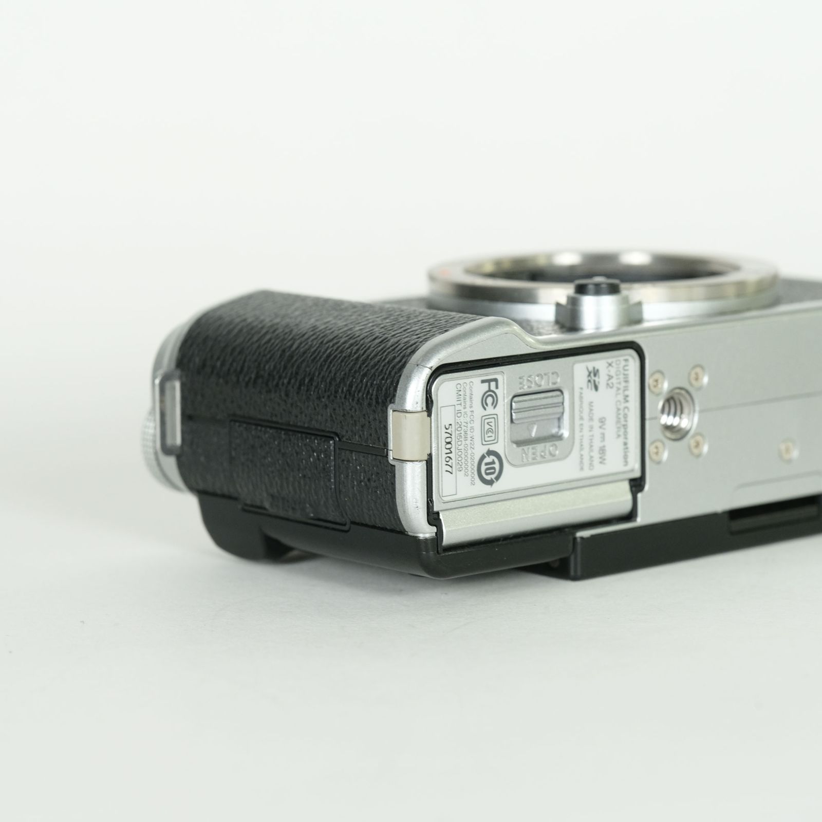 良品] FUJIFILM X-A2 ボディ シルバー | 富士フイルムXマウント - メルカリ