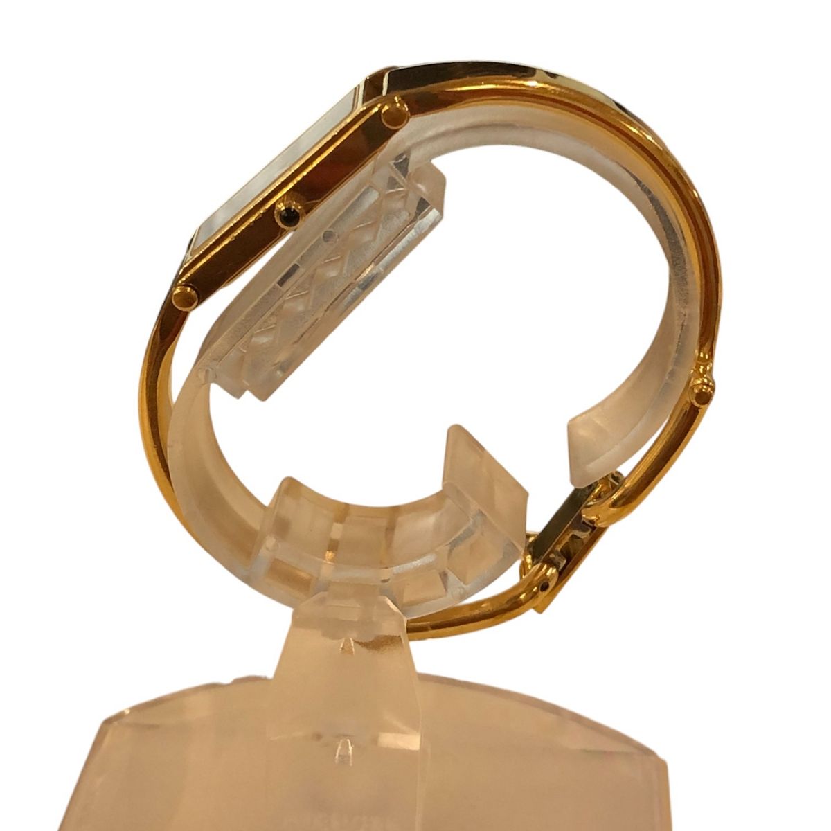  グッチ GUCCI 1500 L バングルウォッチ ブラック文字盤 ゴールド 腕時計 クオーツ アナログ レディース 不動品 金属ベルト 時計