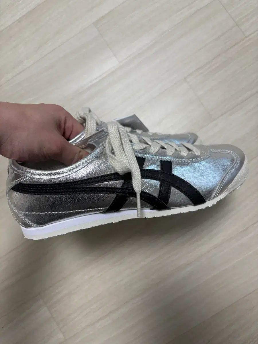 230 オニツカタイガー メキシコ66 シルバー ブラック