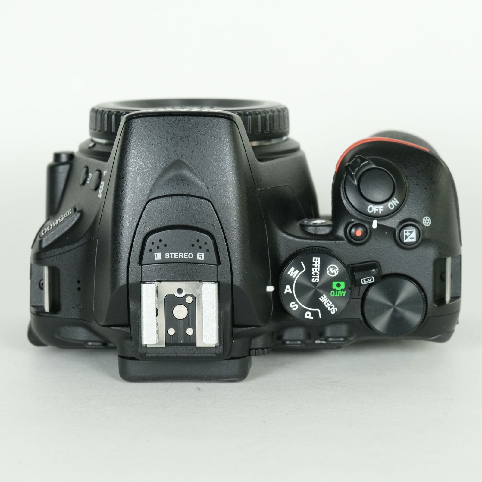 美品 | シャッター数7,095回｜バッテリー2個付] Nikon D5600 [ボディ