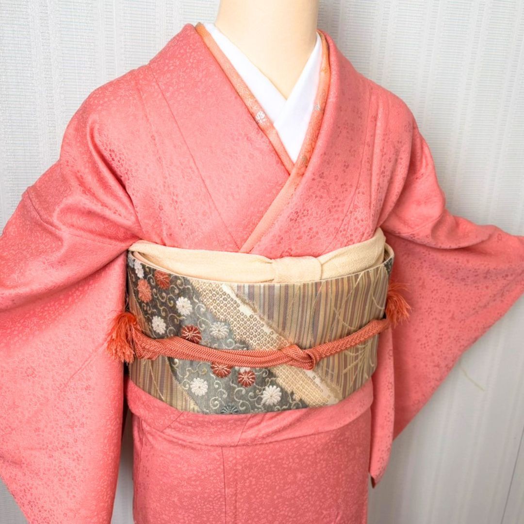 色無地 丹後ちりめん 正絹フルセット 五三の桐 家紋入り 袋帯 重ね衿 帯揚げ 帯締め 長襦袢付 サーモンピンク 身丈159 cm 裄61.5 フォーマル 結婚 kimono iromuji set