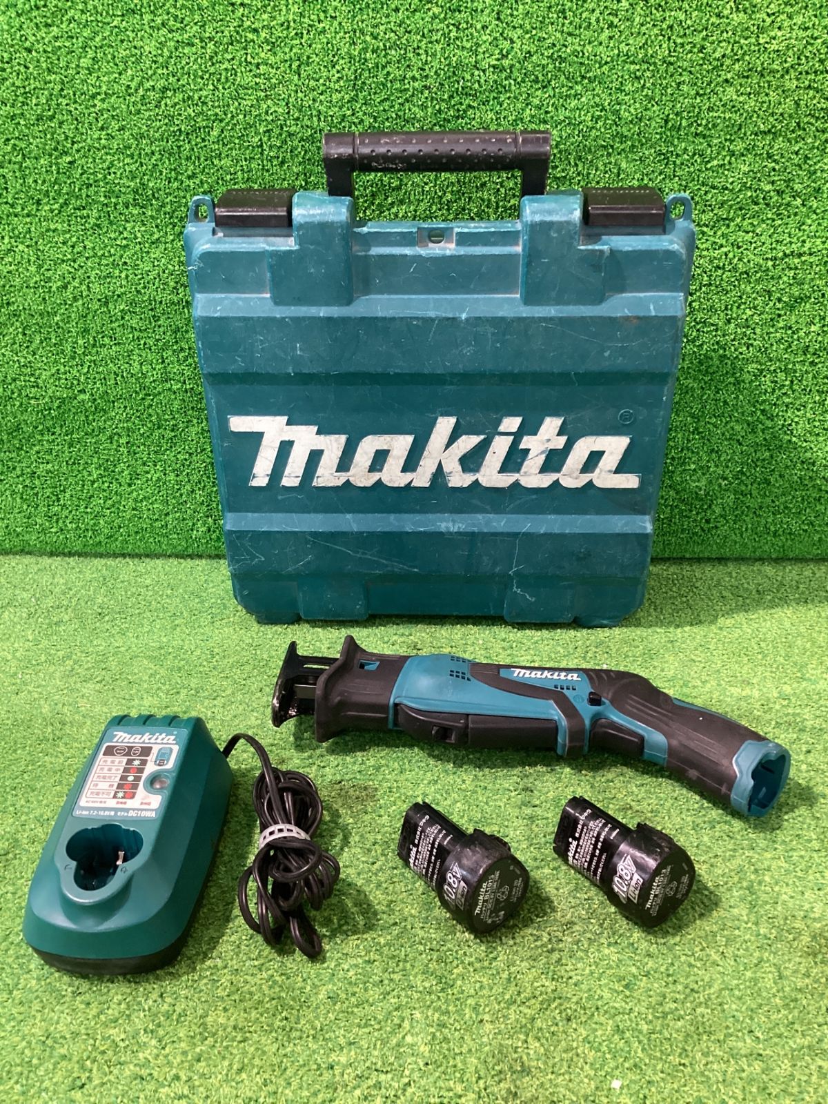 マキタ JR 101 DW 充電式レシプロソー 10 8 V 1 3 Ah バッテリ 2 充電器 ケース有 充電器記名箇所 消し跡あり シ 81