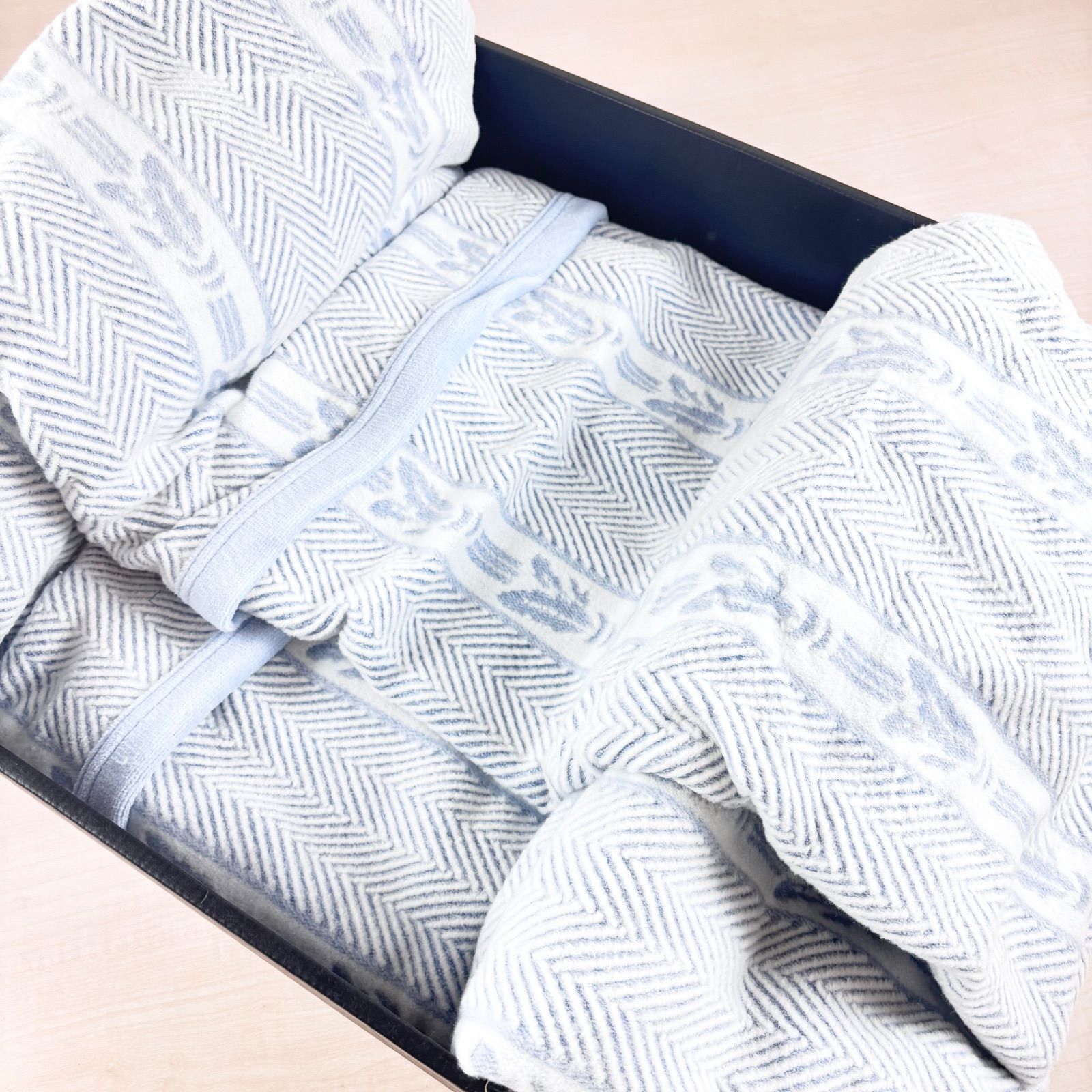 YVESSAINTLAURENT 綿毛布2P 140×200 綿100％ YVESSAINTLAURENT 綿毛布2P 140×200 綿100％ YVESSAINTLAURENT 綿毛布