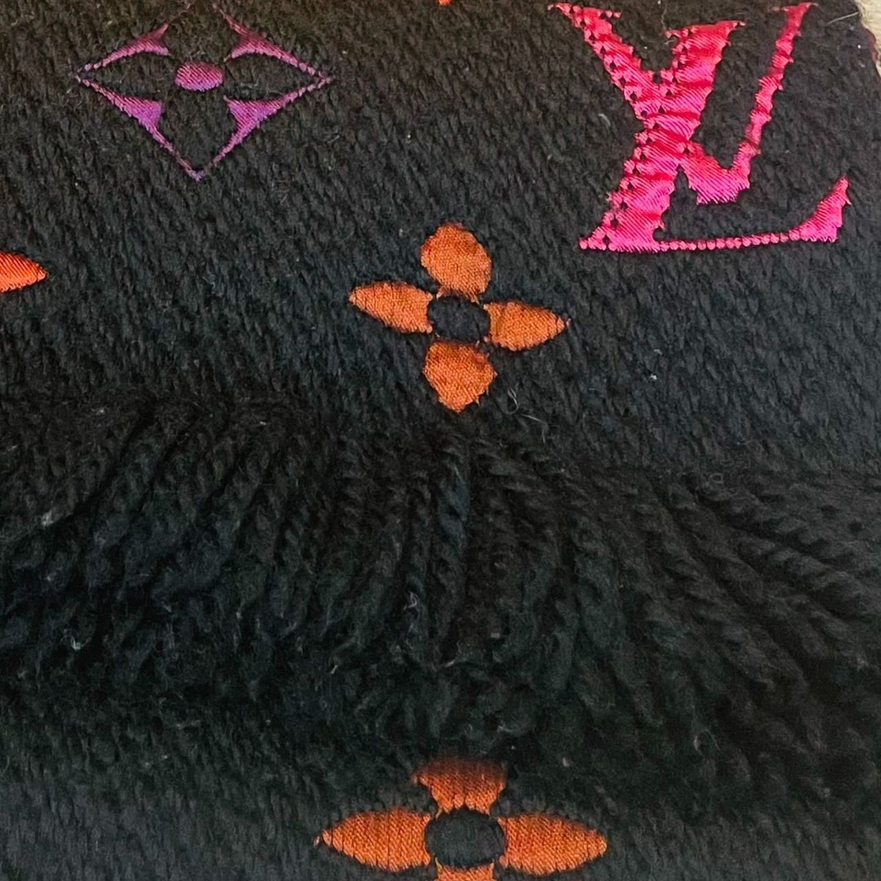 1/31まで値下げ中】LOUIS VUITTON ヴィトン マフラー エシャルプ ロゴ