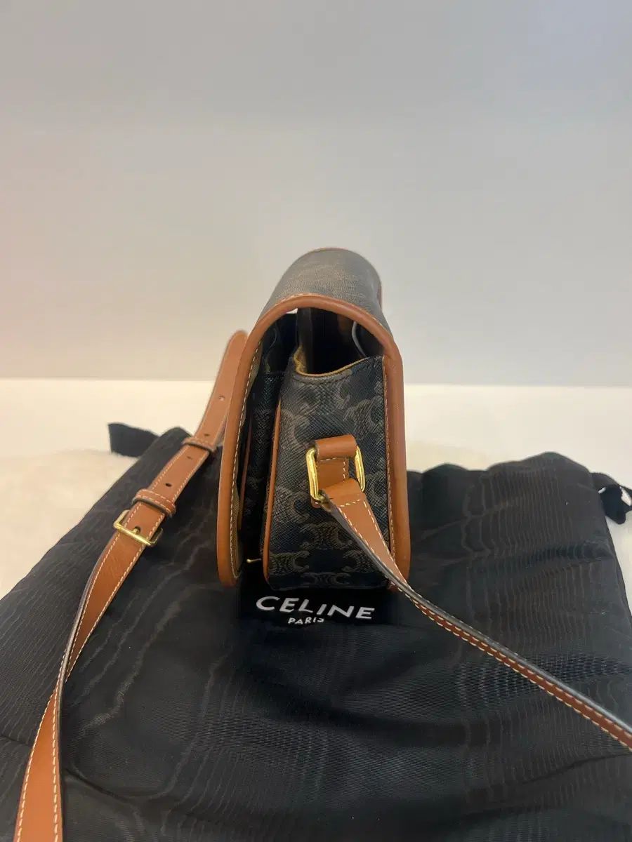 Celine セリーヌ ミディアム ポルコーバック クロスバック A級
