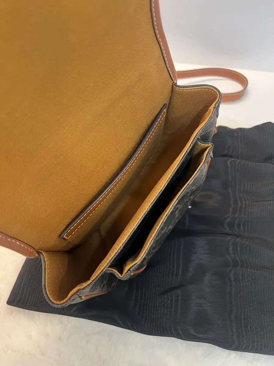  Celine セリーヌ ミディアム ポルコーバック クロスバック A級 メッセンジャーバッグ ショルダーバッグ