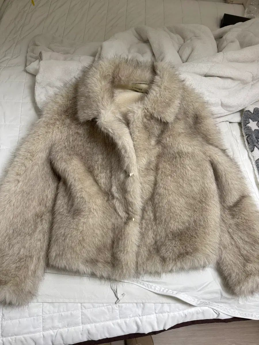 BLACKUP ファージャケット - メルカリ