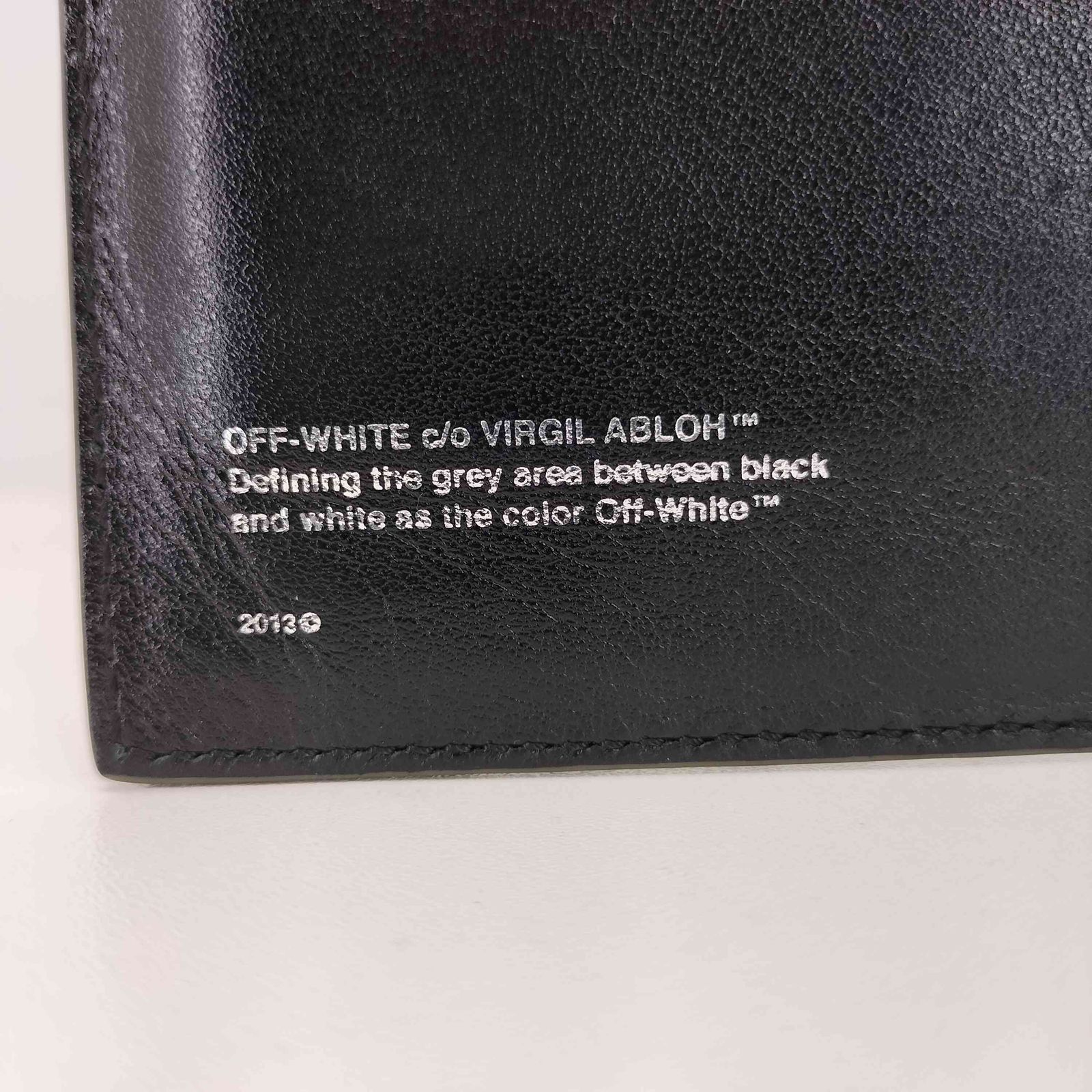 オフホワイト OFF-WHITE BI-FOLD バイフォールド 迷彩 レザー 二つ折り