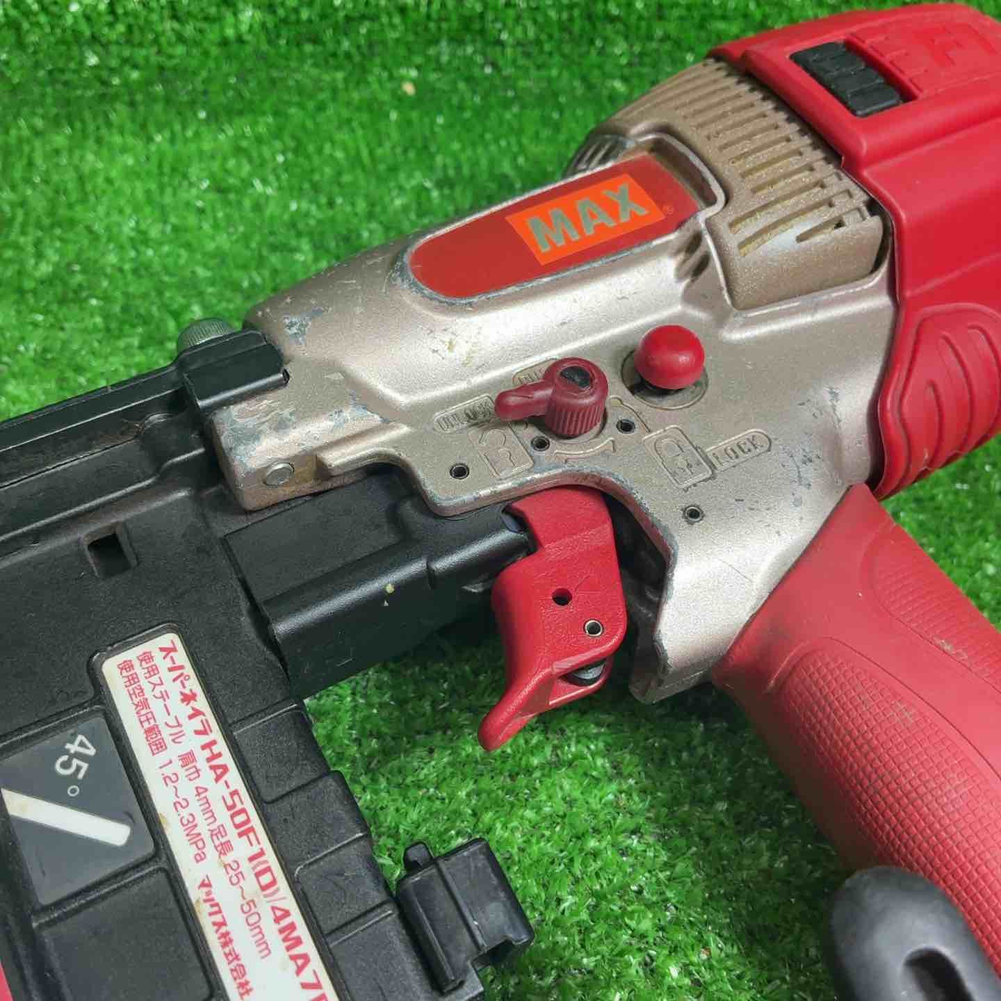 高圧フロアタッカ