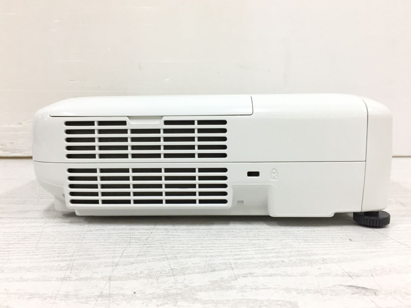 【美品】EPSON エプソン EB-W31 プロジェクター 稼働165時間 エプソン（EPSON） 【使用0時間 極美品】EPSON 液晶プロジェクター EB