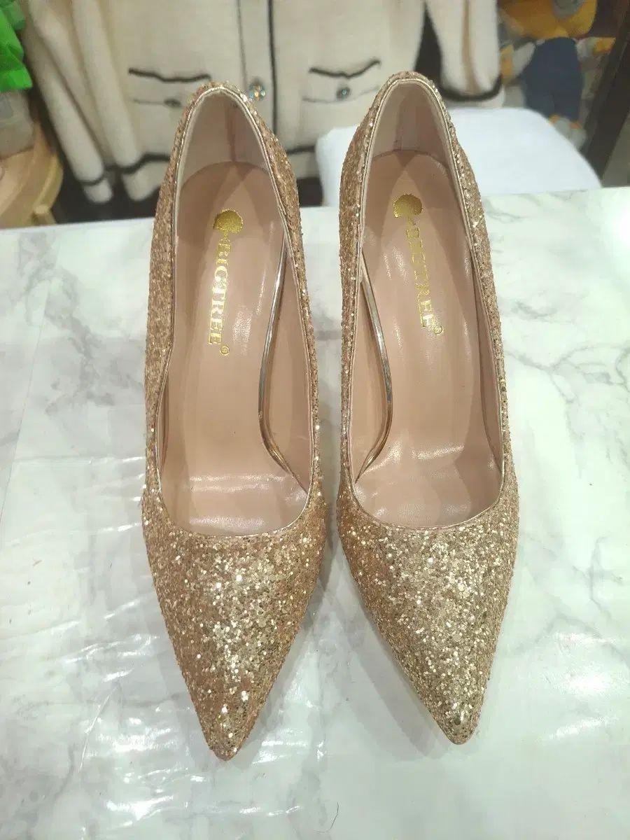 最も安い 金色グリッターヒール 37 Jimmy Choo グリッターパンプス 37