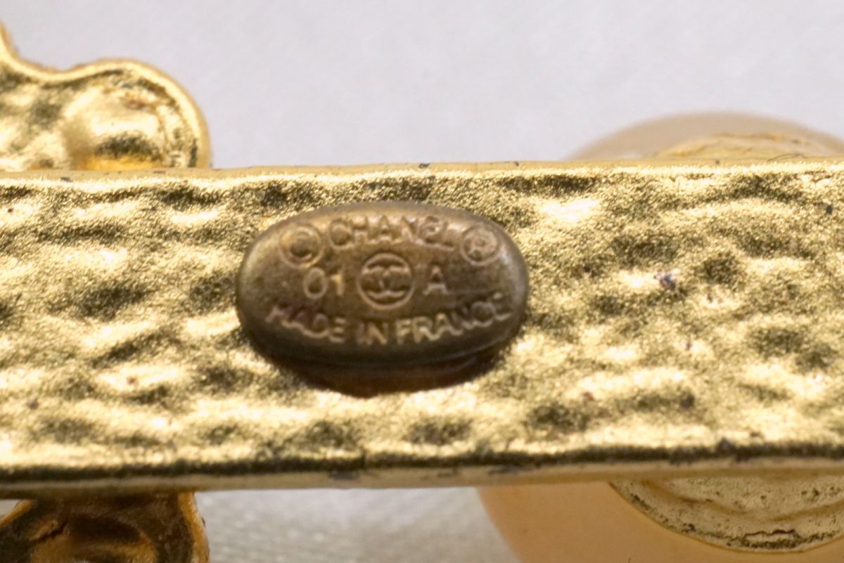 ピンブローチ COCO