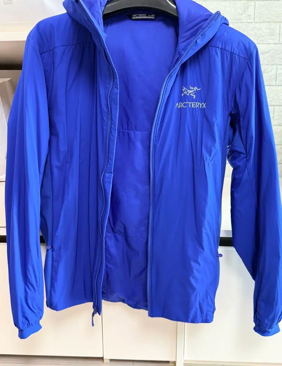 ARC TERYX アトム フーディ 青 S メンズ