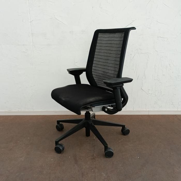 訳アリ スチールケース オフィスチェア 肘あり シンクチェア THK 13101 2012年製 ブラック デスクチェア チェア イス 椅子