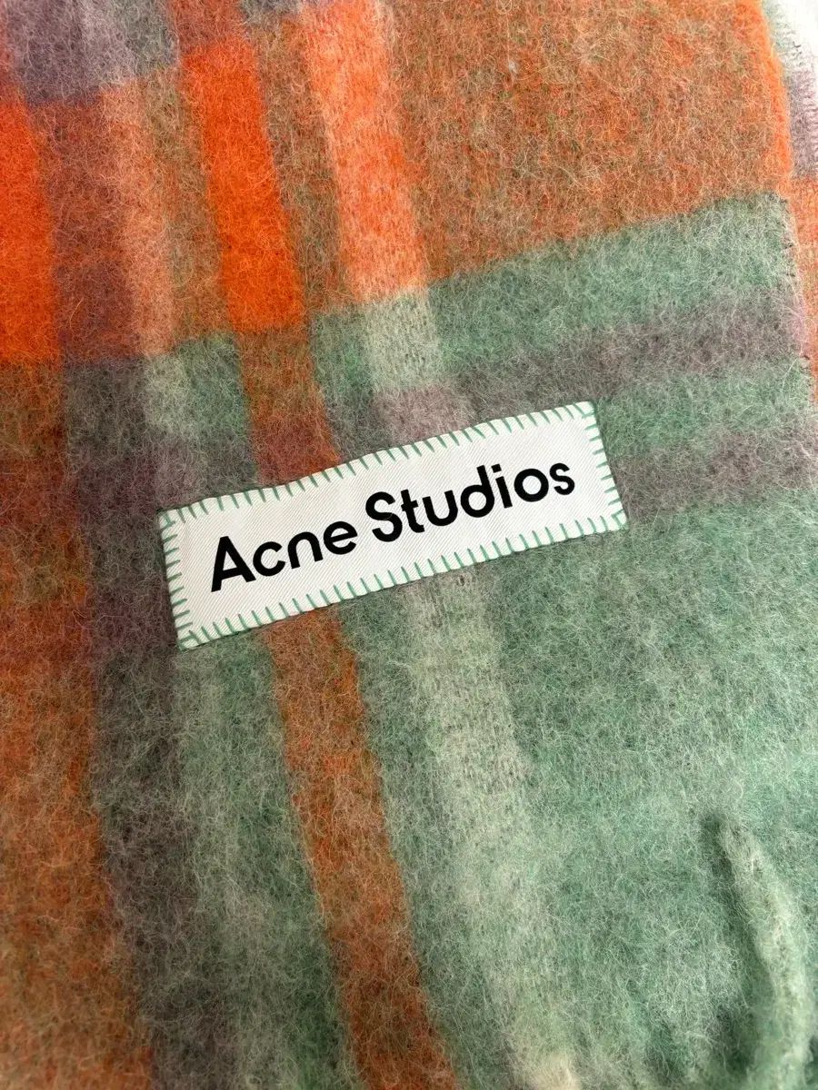 ACNE STUDIOS アクネストゥディオズ　緑オレンジ系チェック柄　マフラー ACNE STUDIOS アクネストゥディオズ 緑オレンジ系チェック柄 マフラー