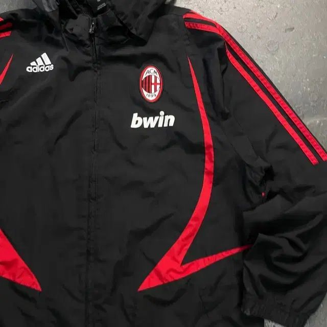 105 アディダス ACミラン BWIN ウィンドブレーカー - メルカリ