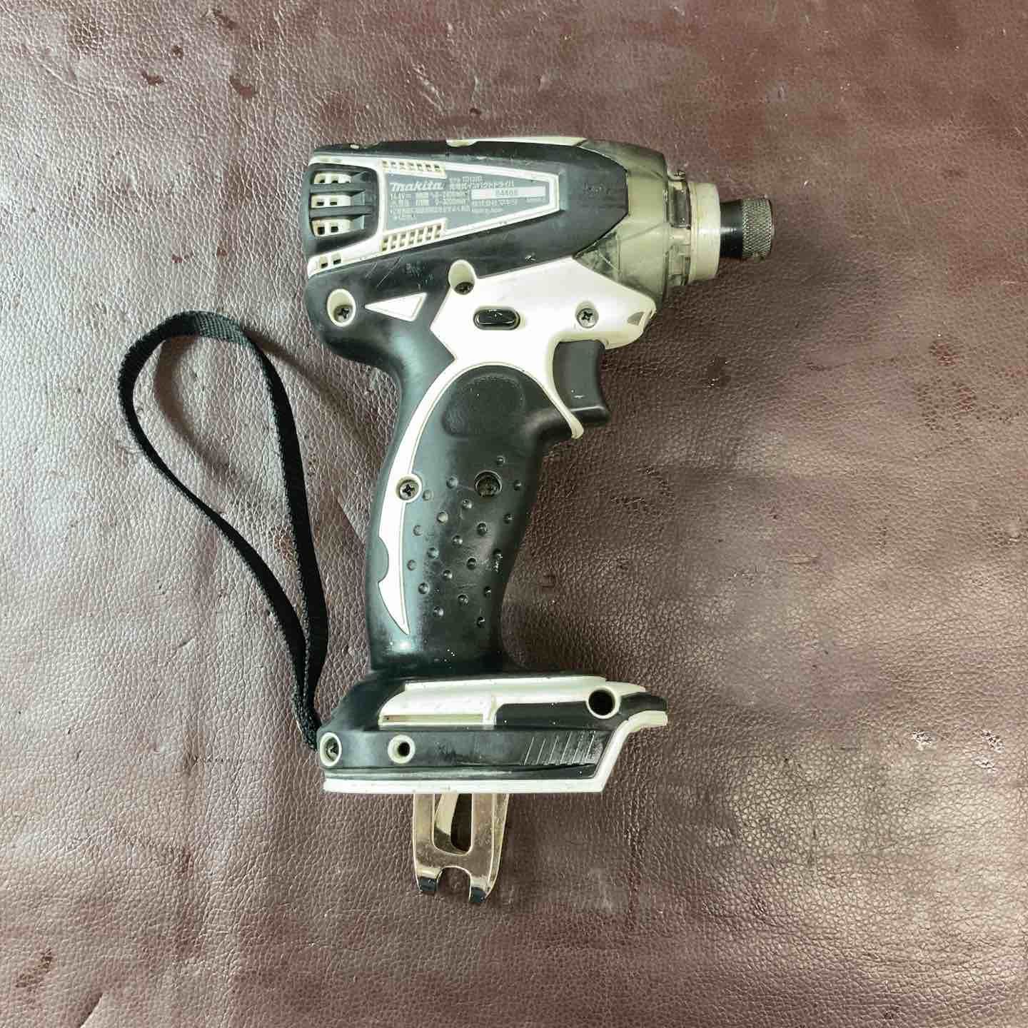 コードレスインパクトドライバー