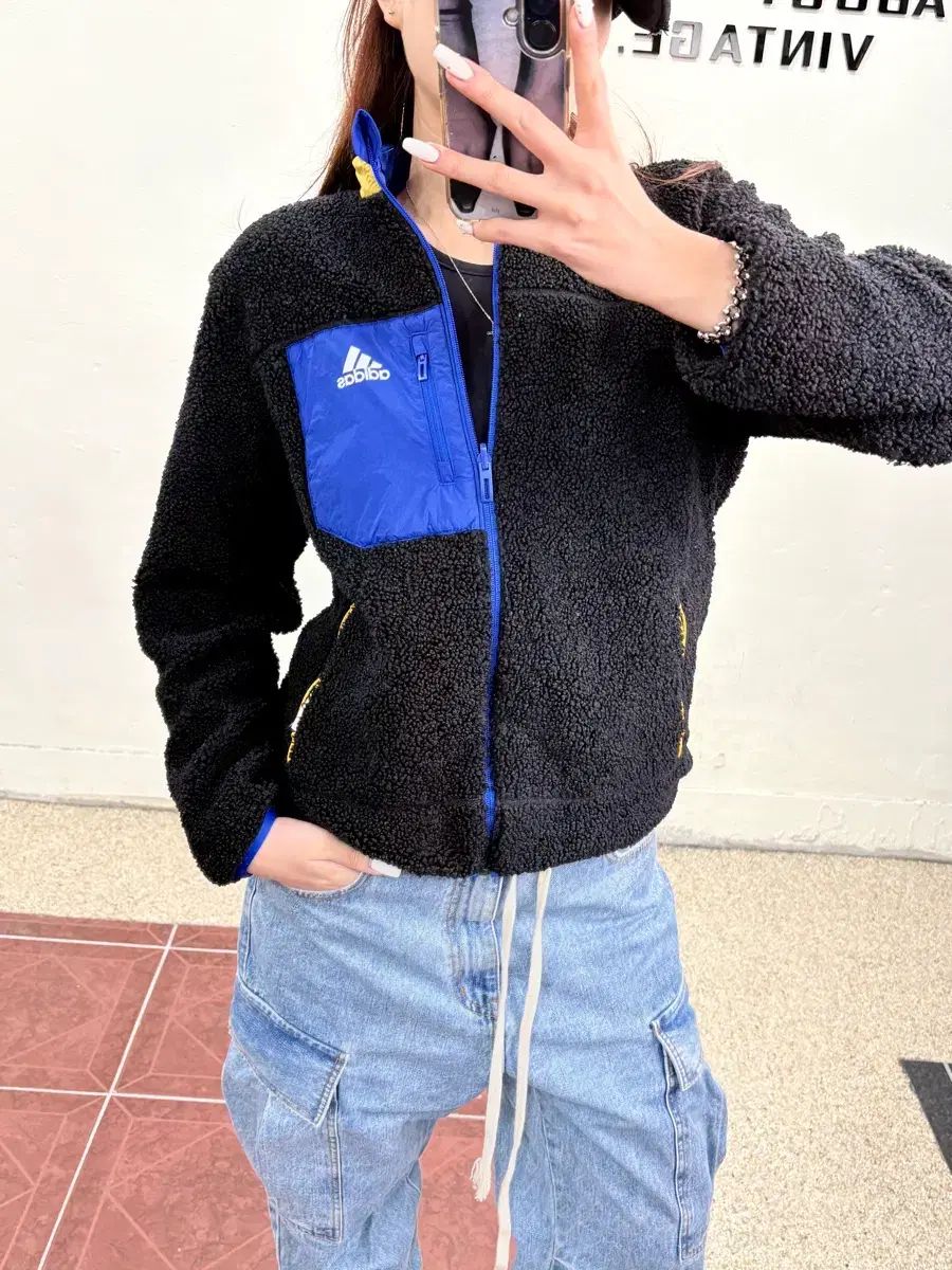 アディダス リバーシブル ボア フリース