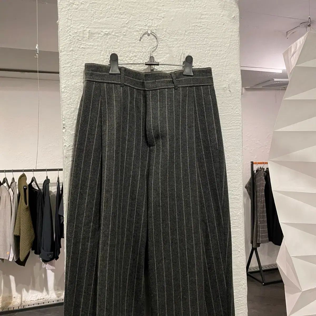 アモーメント ウール ストライプ マーティン パンツ