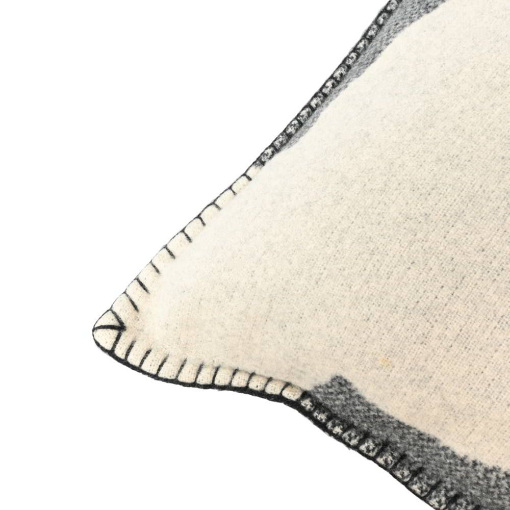 CHANEL 18B ダブルフェイス ココマーク クッション - メルカリ