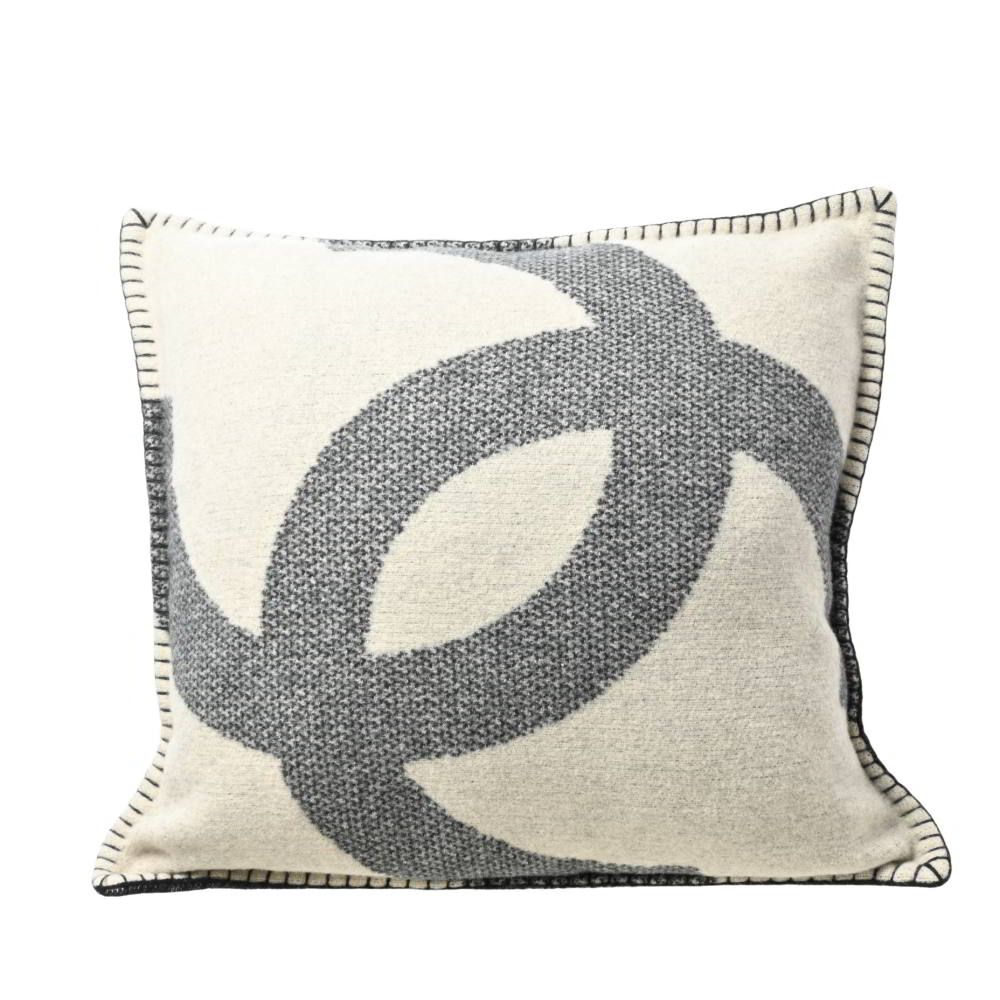 CHANEL 18B ダブルフェイス ココマーク クッション - メルカリ