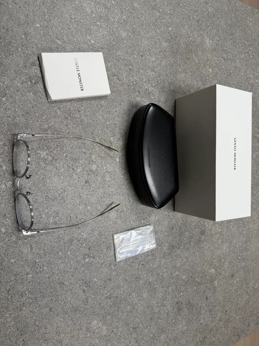 GENTLE MONSTER ジェントルモンスター ヨナ 02 シルバー