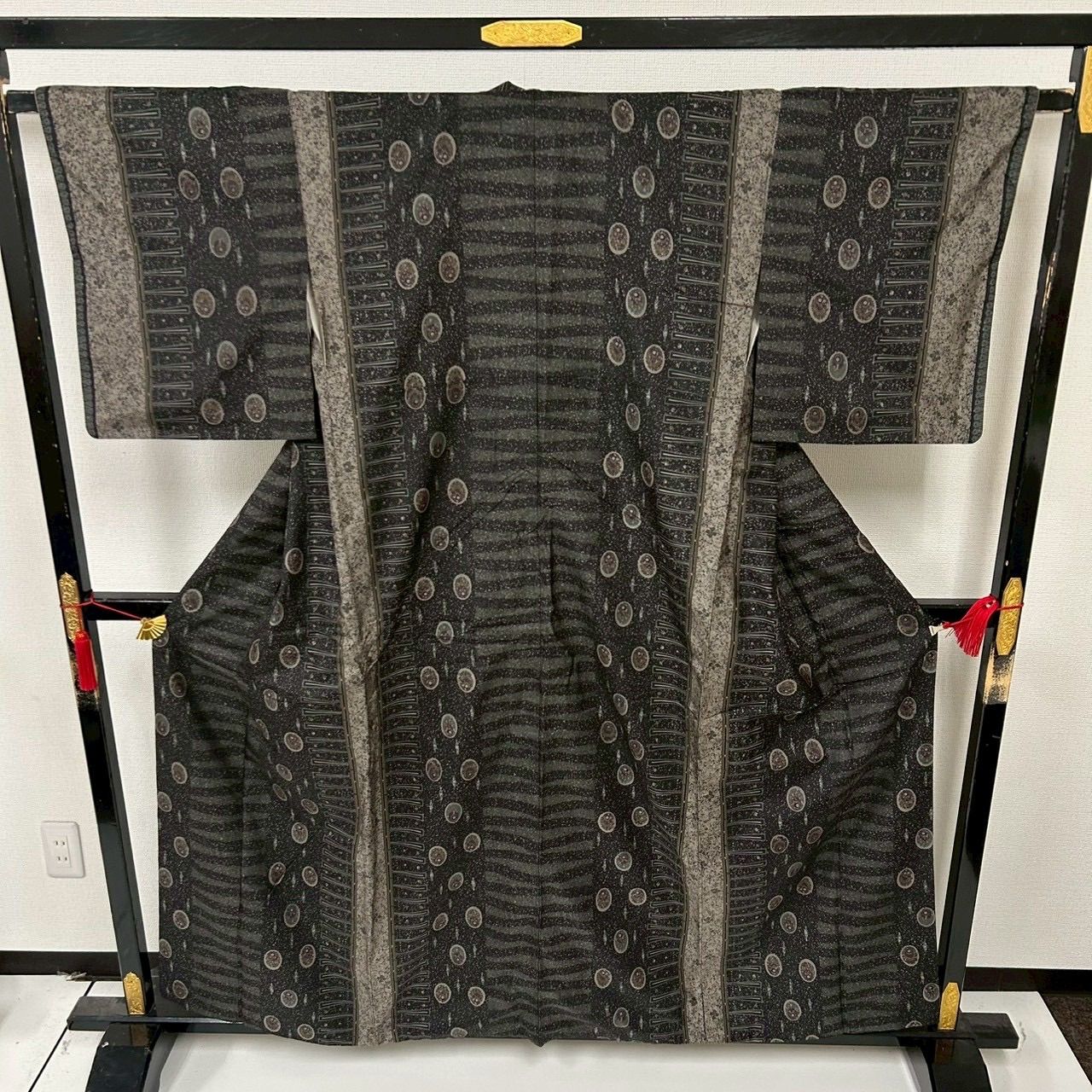 本場大島紬 京仕立 素敵な絣柄 正絹 着物 MK-2032