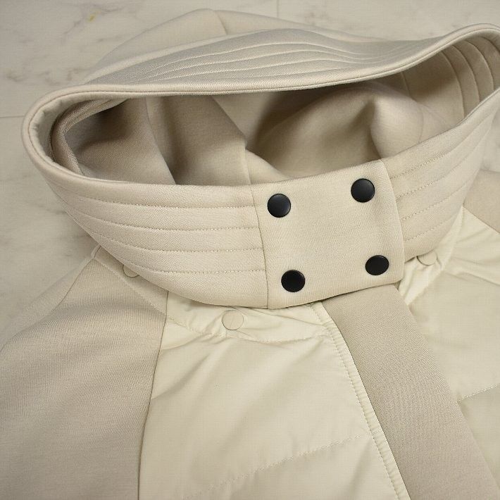 【新品未使用】LUGIVA ルギヴァ ケープコート　ポンチョ ダウン ルフィル【LE PHIL】 パッフィーダウンケープ ポンチョダウン