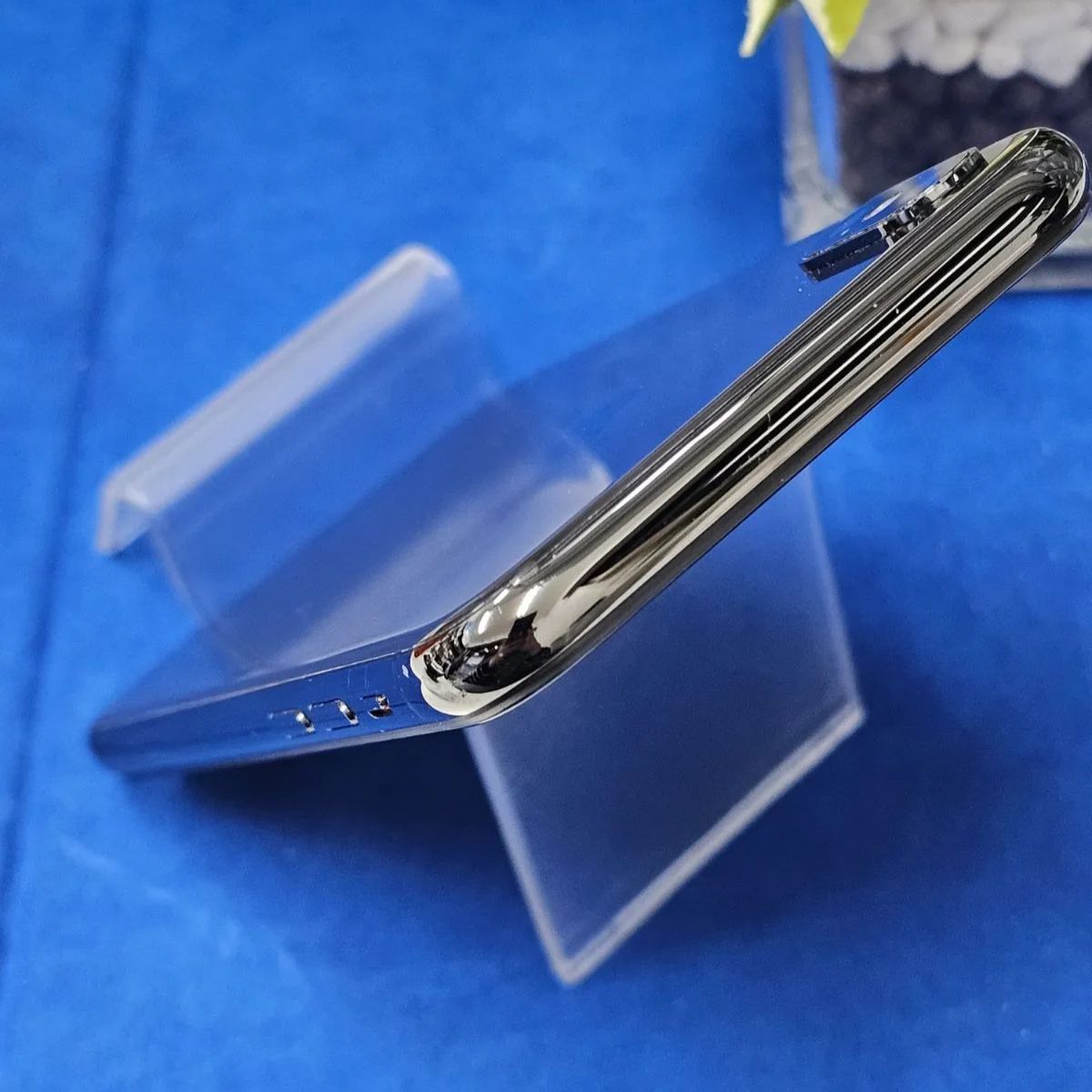 E1998 【バッテリー新品】iPhoneX Black 64GB バッテリー100% ガラス