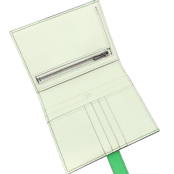  エルメス HERMES 二つ折り財布 ベアンコンパクト ヴェルソ ヴォーエプソン ヴェールコミック×ヴェールフィズ シルバー金具 緑 バイ W刻印 製 箱 その他 小物