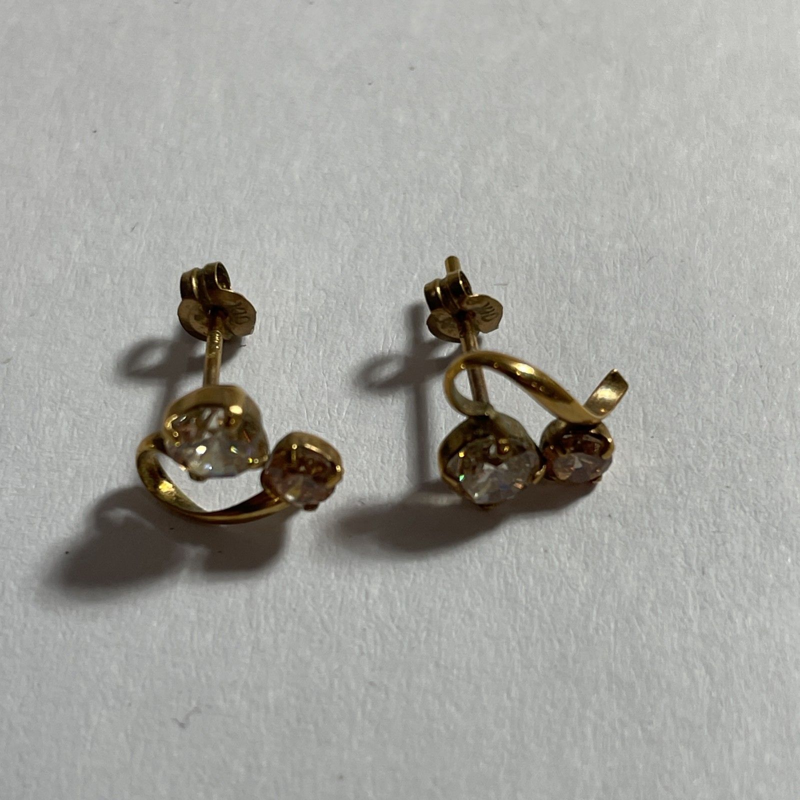 ☆ K10/210刻印 10金/5金 石飾り付きゴールドピアス 両耳ピアス K10 