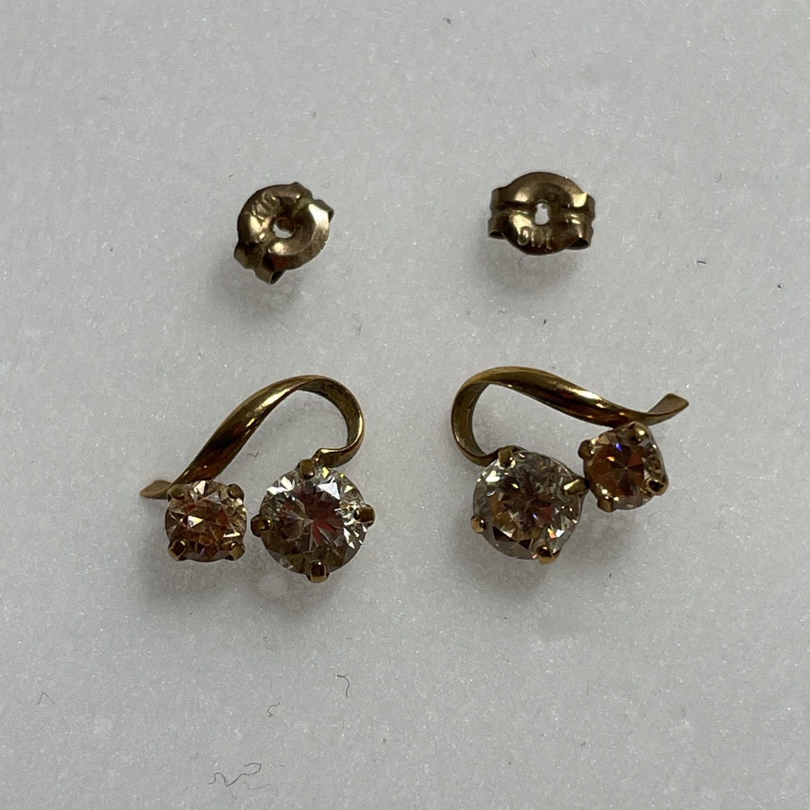 ☆ K10/210刻印 10金/5金 石飾り付きゴールドピアス 両耳ピアス K10 