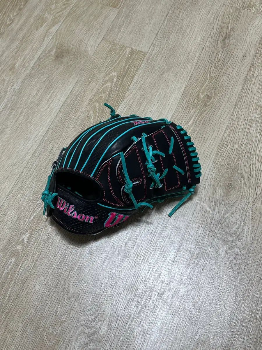 ウィルソン a 2 k 投手用グローブ