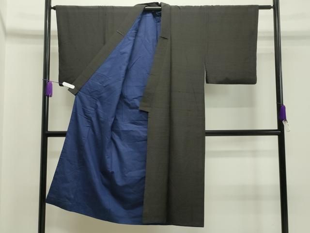 平和屋着物 男性 紬 アンサンブル 着物 鉄黒色 羽織 憲法黒茶色 正絹 gh