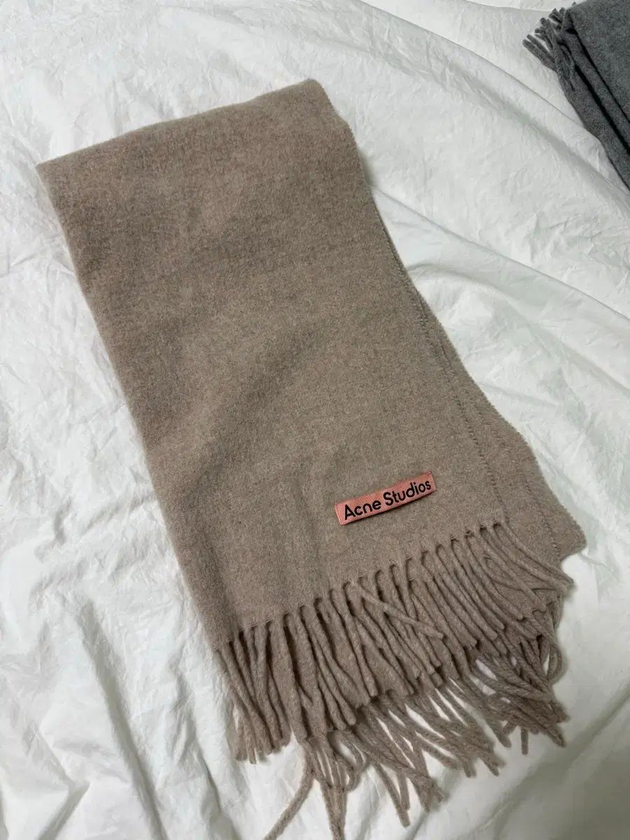 Acne Studios ベージュ マフラー　CA0102 オートミールメランジ Canada New(Muffler) | Acne Studios(アクネストゥディオズ