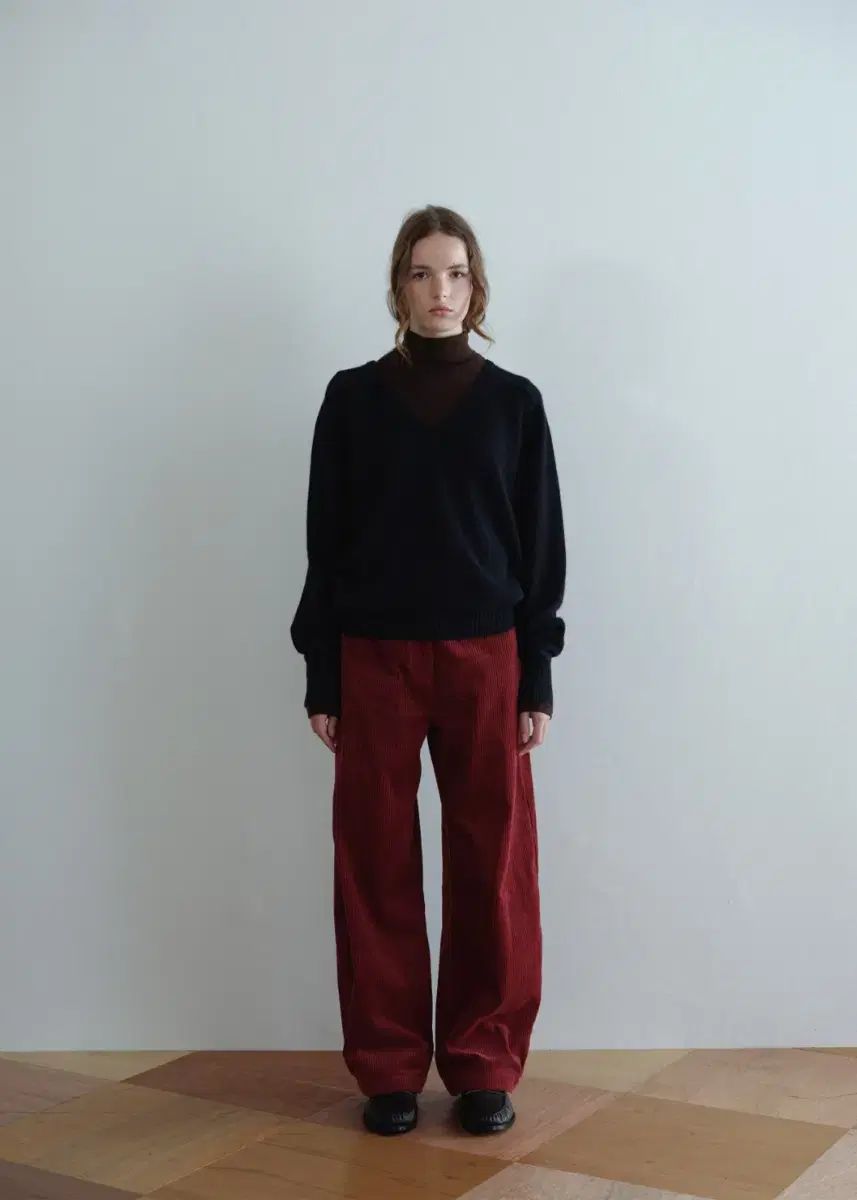 ARTTO カーブド ホエール コーデュロイ パンツ レッド XS