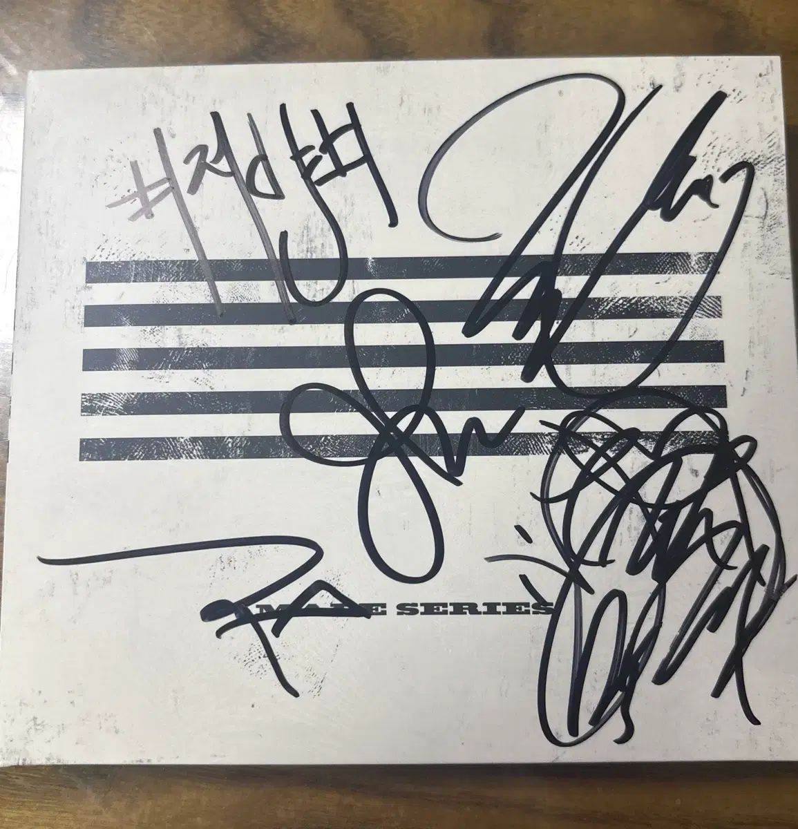 BIGBANG メイド サイン アルバム 出品 - メルカリ