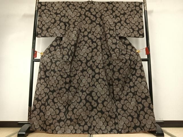 平和屋着物○本場大島紬 カタス7マルキ 雪輪重ね文 正絹 逸品