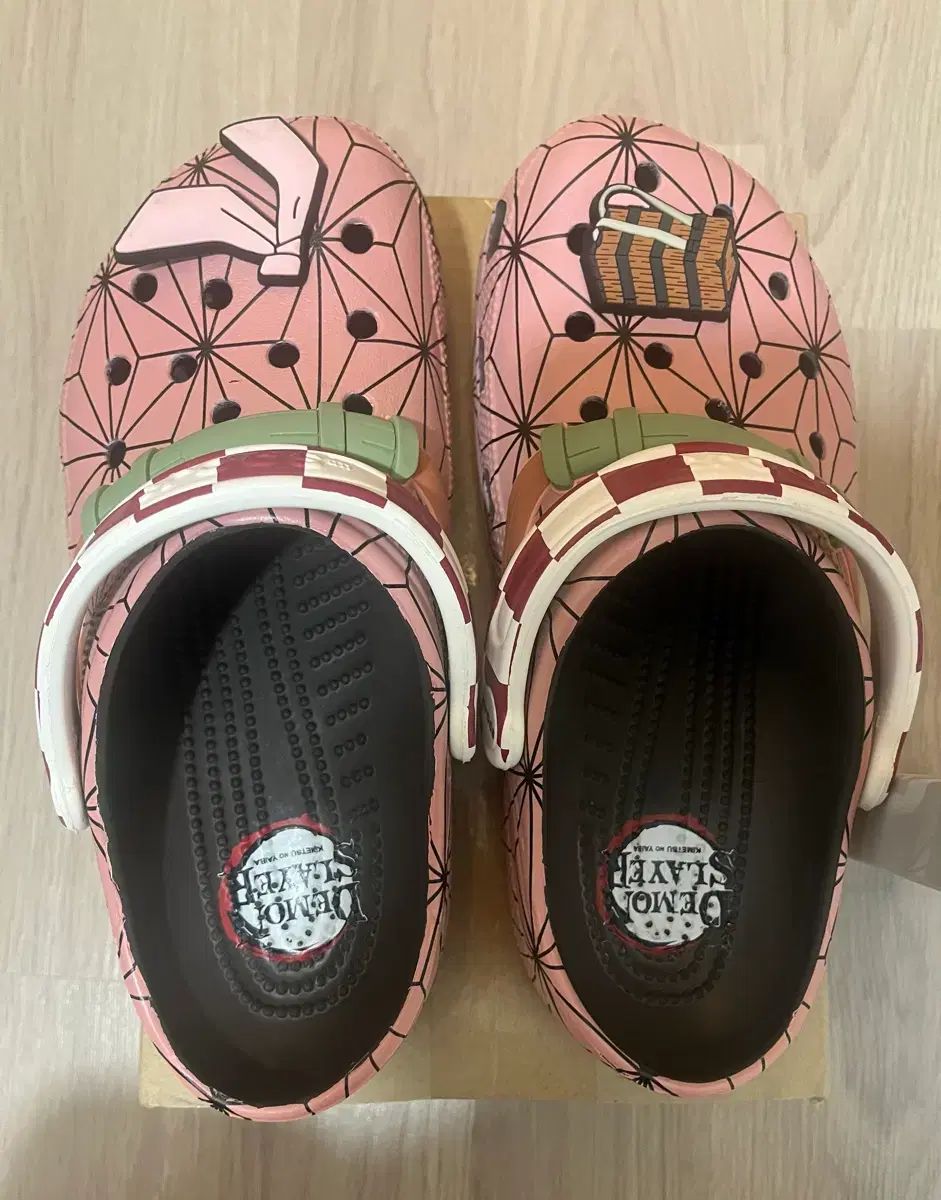 鬼滅の刃 禰豆子 Crocs クロックス