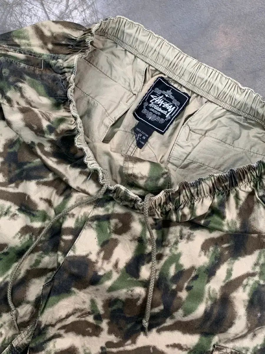 STUSSY ステューシー アウトレット カモフラ カーゴ ハーフパンツ 中古