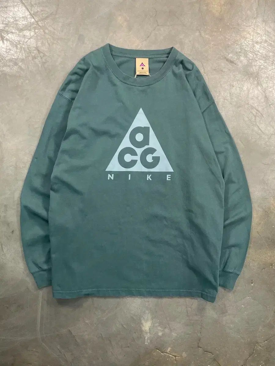 ナイキ ACG ロングスリーブ Tシャツ 袋付きNIKE ACG ロングスリーブ T