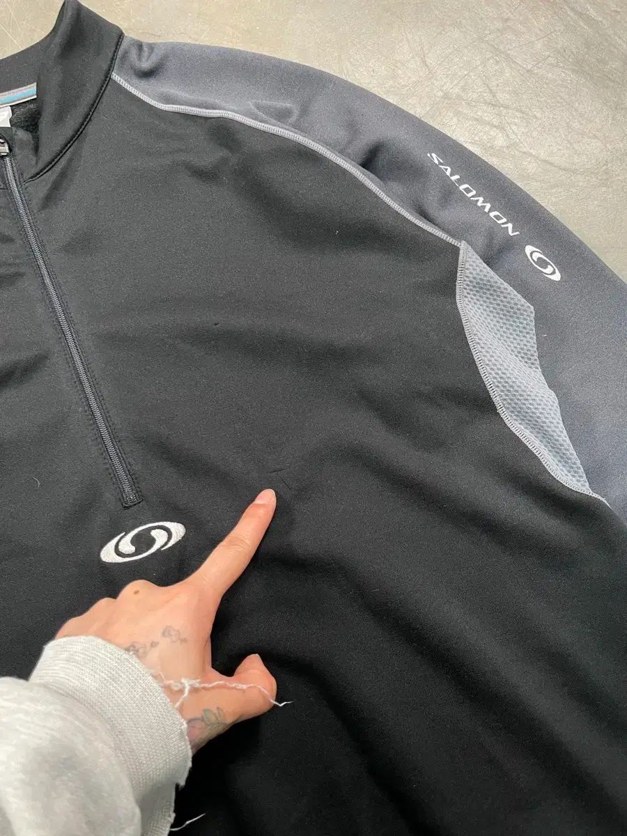 サロモン プルオーバー 良い ジャージ SALOMON（サロモン） クロス