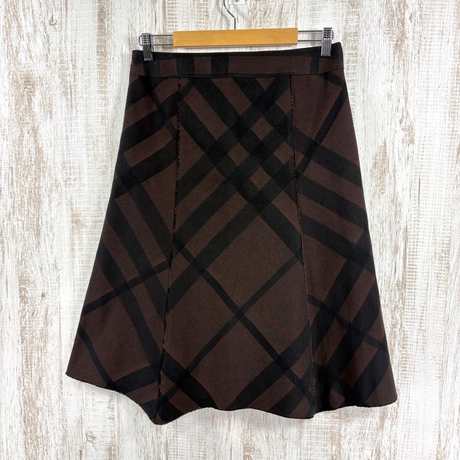 ✨美品✨バーバリーロンドン　スカート　大きい 4L チェック　茶　黒 BURBERRY LONDON バーバリーロンドン メガチェック ウール フレア