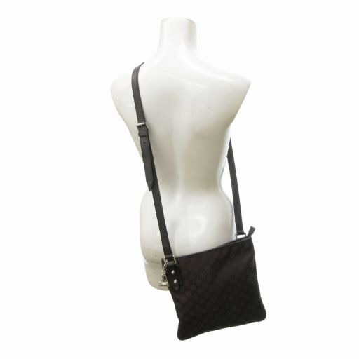 【中古】グッチ GUCCI GG ナイロンショルダーバッグ ロゴ柄 総柄 チャーム付き 茶 ブラウン 268620 1206 レディース グッチ GUCCI GG ナイロンショルダーバッグ ロゴ柄 総柄 チャーム付き