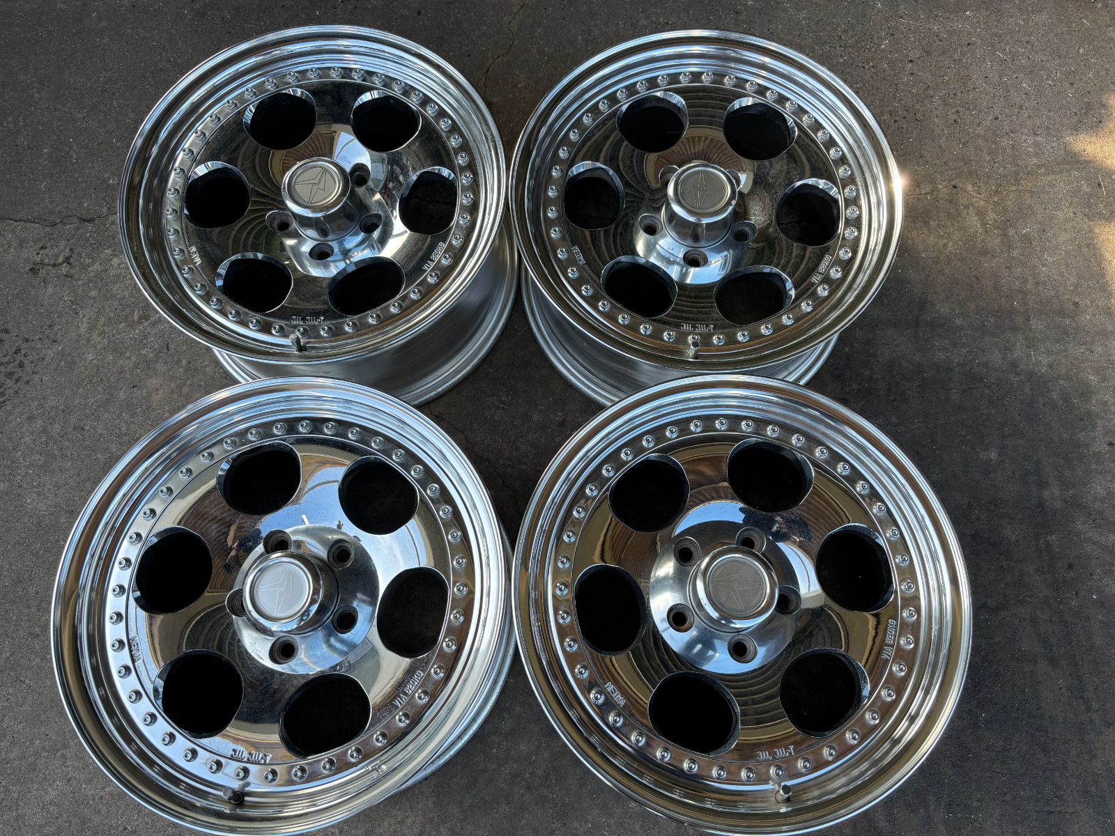 み エルフォード 16インチ 7 0 J 114 3 5 H アルミホイール セット